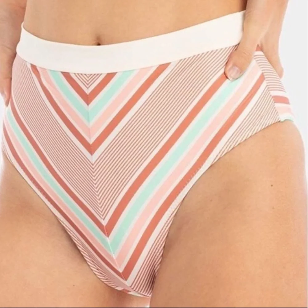 NWT Tavik Jude Moderate Waist Bikini Bottom Size‎ Large